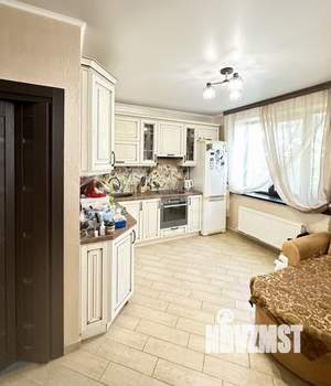 Дом 111м&sup2;, 2-этажный, участок 4 сот.  