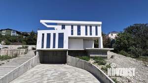 Дом 140м&sup2;, 2-этажный, участок 4 сот.  