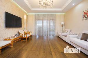 Дом 350м², 2-этажный, участок 6 сот.  