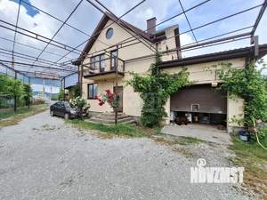 Дом 213м&sup2;, 3-этажный, участок 6 сот.  