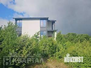 Дом 295м&sup2;, 2-этажный, участок 6 сот.  