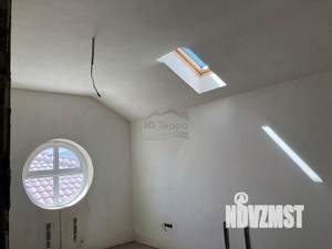 Дом 180м&sup2;, 2-этажный, участок 4 сот.  