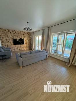 Дом 281м², 3-этажный, участок 8 сот.  