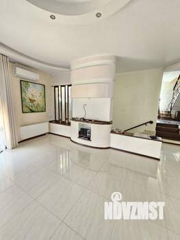 Дом 275м², 2-этажный, участок 6 сот.  