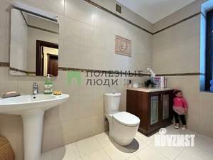 Дом 342м², 3-этажный, участок 12 сот.  