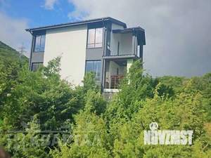 Дом 295м&sup2;, 2-этажный, участок 6 сот.  