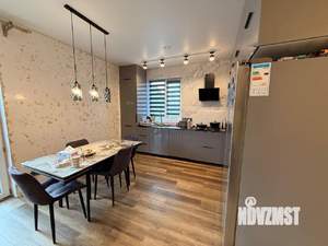 Дом 90м&sup2;, 2-этажный, участок 3 сот.  