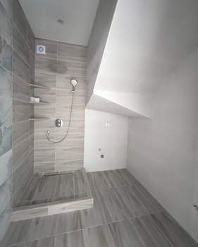 Дом 140м², 2-этажный, участок 5 сот.  