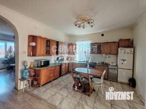 Дом 320м&sup2;, 3-этажный, участок 9 сот.  