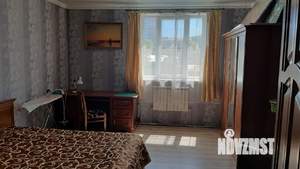 Коттедж 270м², 3-этажный, участок 2 сот.  