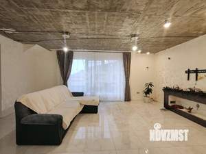 Дом 206м&sup2;, 3-этажный, участок 4 сот.  