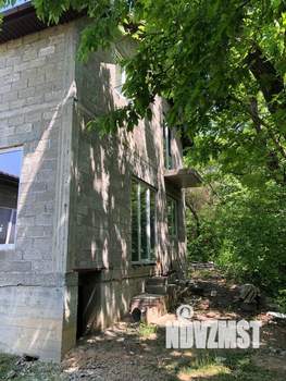 Дом 180м&sup2;, 2-этажный, участок 6 сот.  