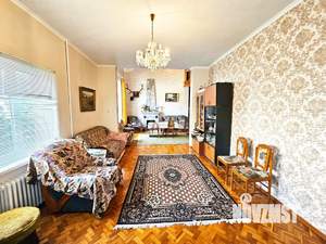 Дом 201м&sup2;, 3-этажный, участок 9 сот.  