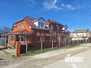 Дом 371м², 2-этажный, участок 10 сот.  