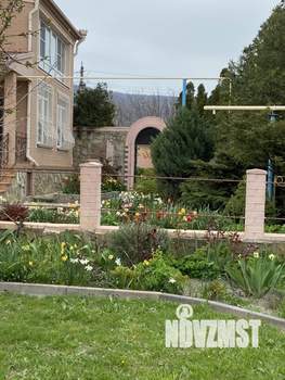 Дом 280м&sup2;, 3-этажный, участок 21 сот.  