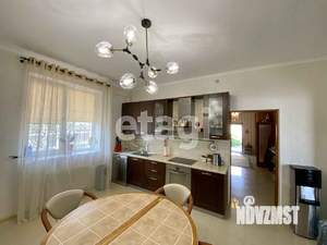 Дом 297м&sup2;, 3-этажный, участок 10 сот.  