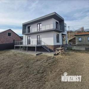 Коттедж 194м&sup2;, 2-этажный, участок 6 сот.  