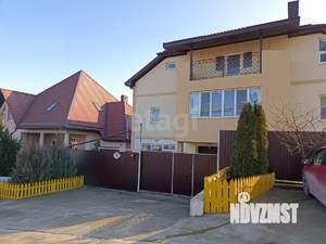 Дом 445м&sup2;, 3-этажный, участок 6 сот.  