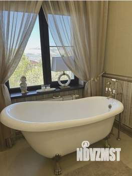 Дом 460м², 3-этажный, участок 8 сот.  