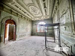 Дом 558м&sup2;, 3-этажный, участок 6 сот.  