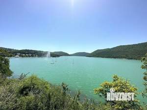 Дом 400м&sup2;, 3-этажный, участок 14 сот.  