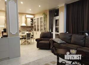 Дом 199м&sup2;, 2-этажный, участок 8 сот.  