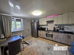 Дом 270м&sup2;, 3-этажный, участок 12 сот.  