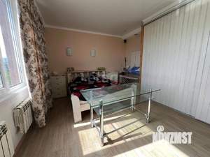 Дом 292м², 3-этажный, участок 8 сот.  