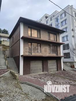 Дом 280м&sup2;, 3-этажный, участок 4 сот.  