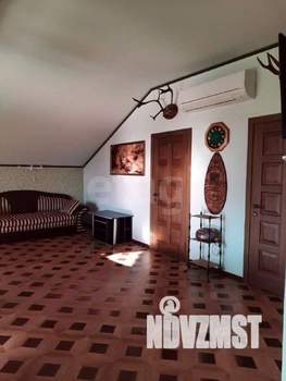 Дом 226м&sup2;, 3-этажный, участок 6 сот.  