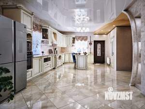 Дом 200м&sup2;, 2-этажный, участок 6 сот.  