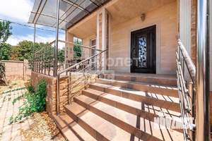 Дом 192м², 2-этажный, участок 6 сот.  