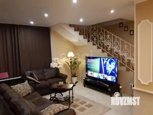 Дом 199м&sup2;, 3-этажный, участок 8 сот.  