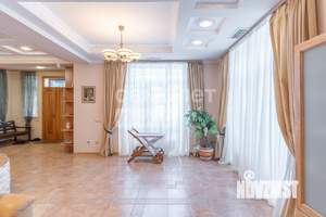 Дом 255м², 2-этажный, участок 9 сот.  