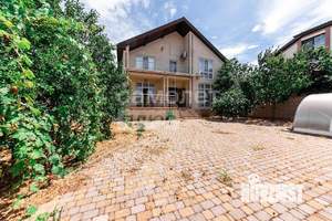 Дом 192м², 2-этажный, участок 6 сот.  