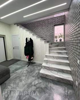 Дом 210м&sup2;, 3-этажный, участок 5 сот.  