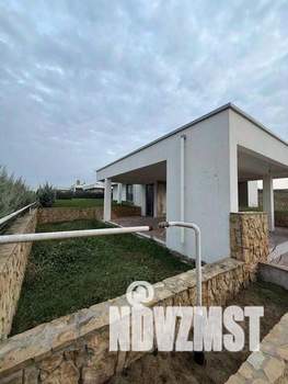 Дом 160м&sup2;, 2-этажный, участок 9 сот.  