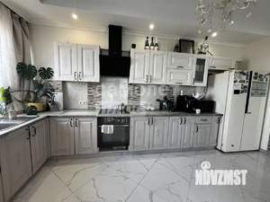 Дом 260м&sup2;, 2-этажный, участок 7 сот.  