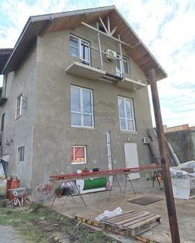 Дом 238м&sup2;, 3-этажный, участок 6 сот.  