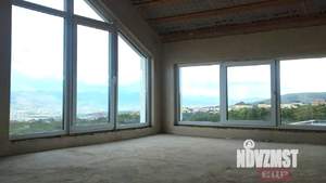 Дом 180м&sup2;, 3-этажный, участок 3 сот.  