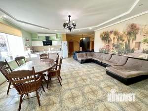 Дом 240м&sup2;, 2-этажный, участок 6 сот.  