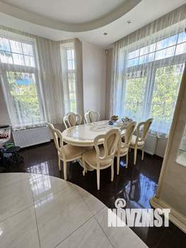 Дом 275м², 2-этажный, участок 6 сот.  