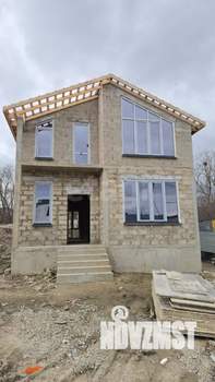 Дом 140м&sup2;, 2-этажный, участок 3 сот.  