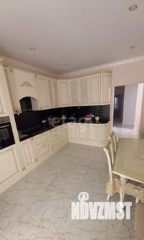 Дом 199м&sup2;, 2-этажный, участок 6 сот.  