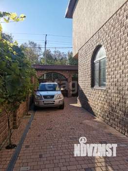 Дом 245м&sup2;, 3-этажный, участок 4 сот.  