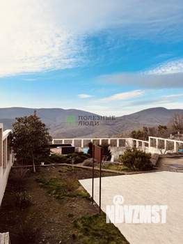 Дом 400м&sup2;, 4-этажный, участок 19 сот.  