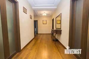 Дом 350м², 2-этажный, участок 6 сот.  