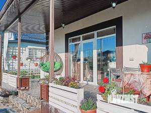 Дом 184м&sup2;, 3-этажный, участок 8 сот.  