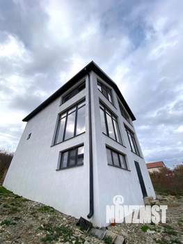 Дом 179м&sup2;, 2-этажный, участок 3 сот.  