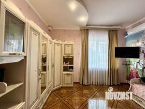 Дом 311м², 3-этажный, участок 10 сот.  